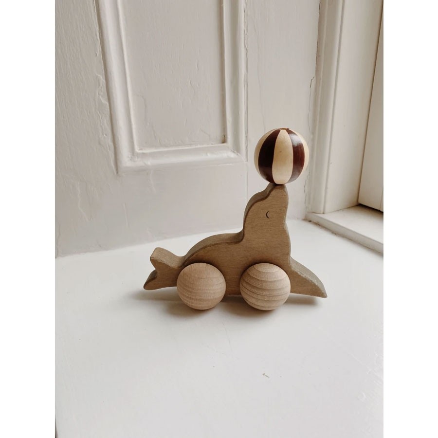 Konges Slojd - Babyspielzeug Seelöwe aus Holz